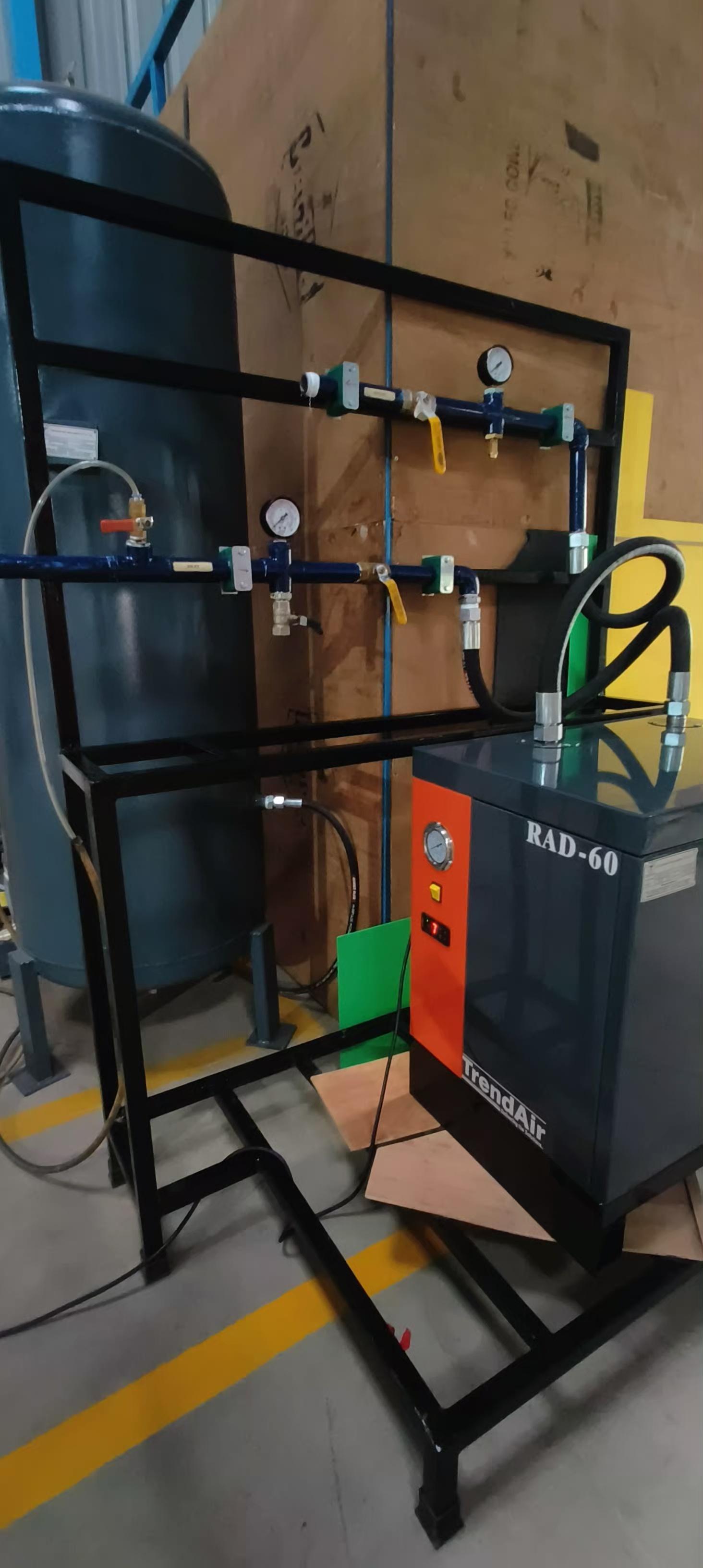 Refrigerated Air Dryer 20cfm - Color: Orange & Gery