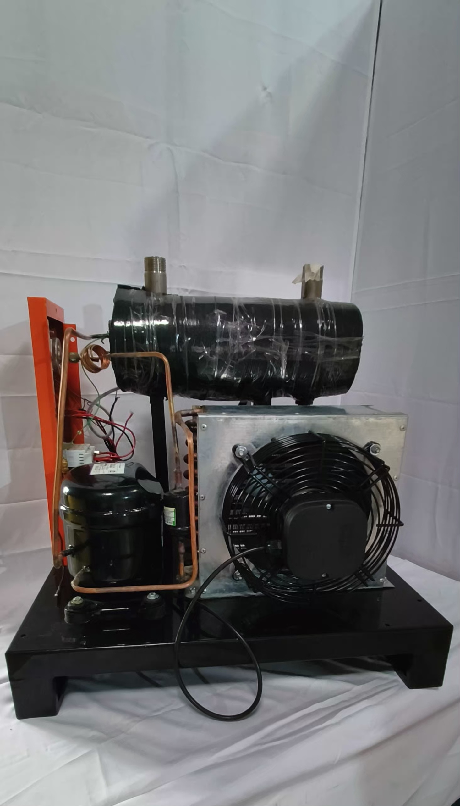 Refrigerated Air Dryer 20cfm - Color: Orange & Gery