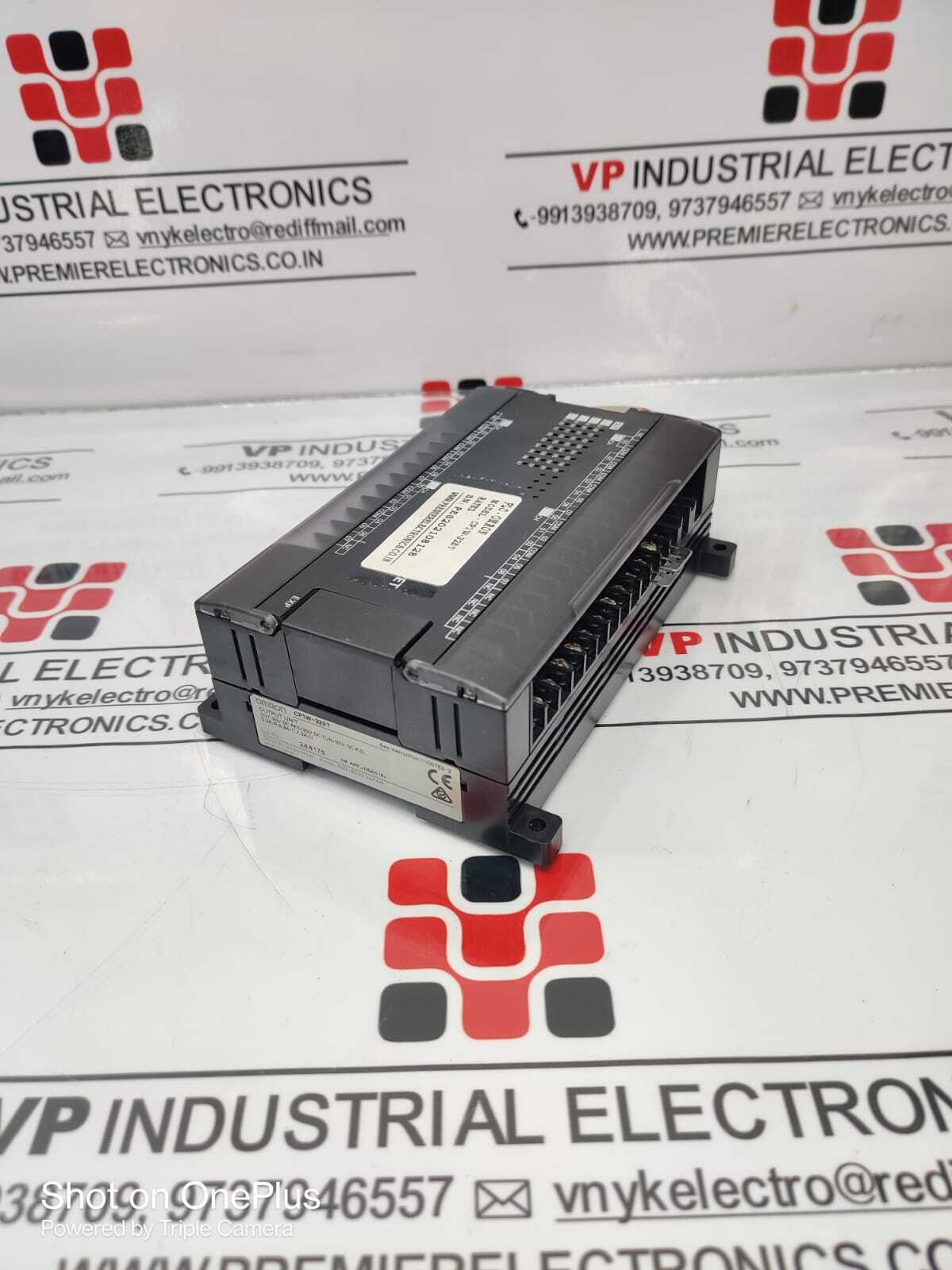 Omron Plc Cp1w-32et - Digital I/o Module, 32 Npn Outputs, 0.3 A Output Current, Dimensions 90x150x50 Mm, Black | Industrial Application, 240v Rated Voltage, 60 Hz Frequency