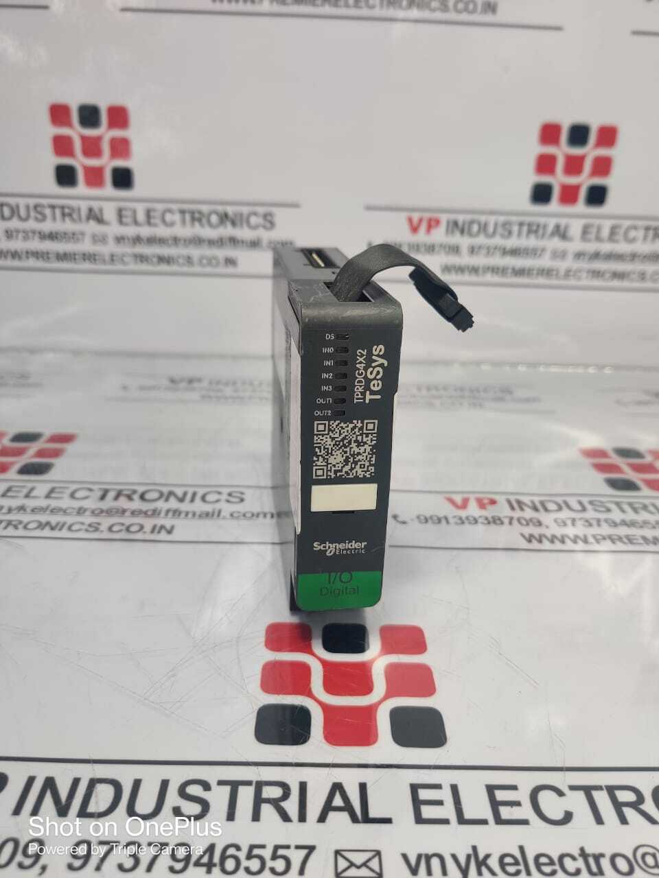 Schneider Digital Plc Module - 240v Output, 1.5kw Energy Consumption, 60mhz Frequency, Black Color, 0.21 Kg Weight | Industrial Application