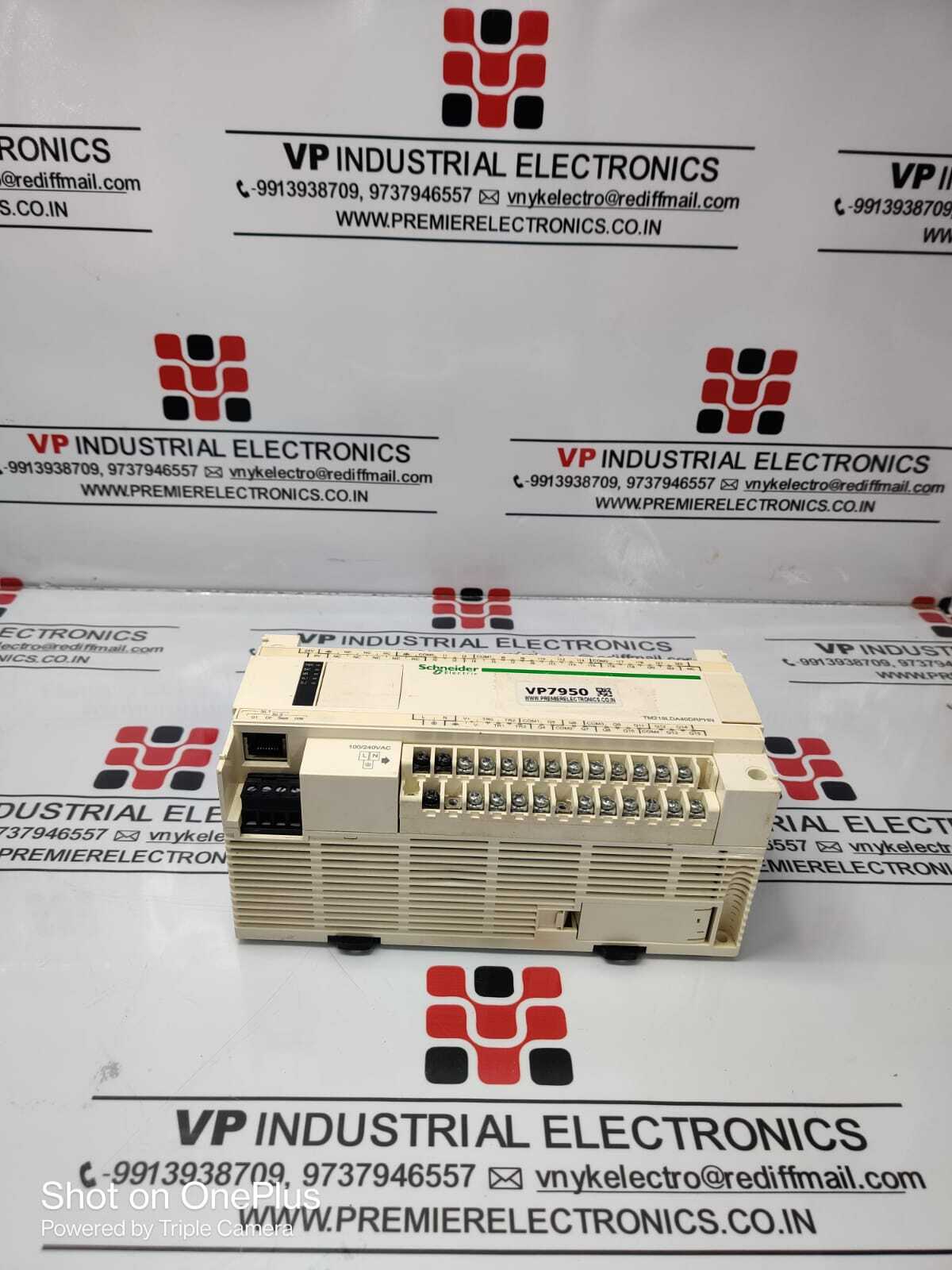 Schneider Plc Module - 60 Mhz, 240v Rated Voltage, White Color | 1.5kw Energy Consumption, 0.34kg Lightweight, Industrial Application