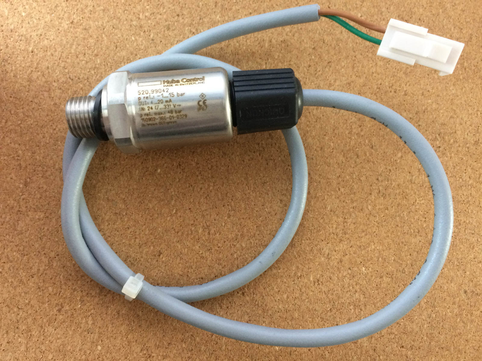 White/black Huba Pressure Transmitter Model 520.915s032401/j1 Range 0-4 Bar