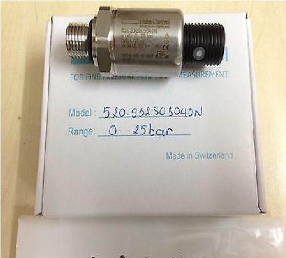 White/black Huba Pressure Transmitter Model 520.932s032401/j1 Range 0-25 Bar