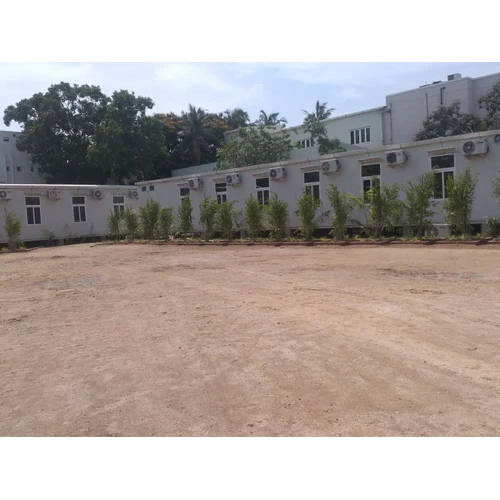 ग्रे प्रीफ़ैब स्कूल
