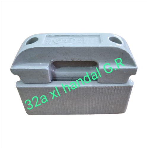 32A XL Handle - 240 Volt Rated Voltage, 50 MHz Frequency | IP65 Protection Level, Industrial Application, White Color