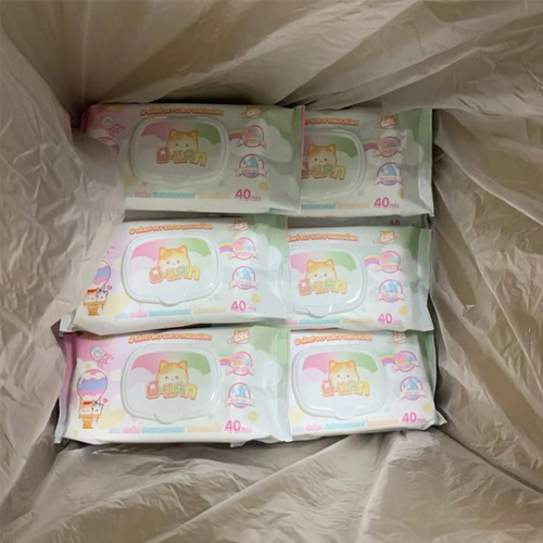 White 40pcs Gentle Alcohol Free Vitamin E Baby Wipes Very Soft Free Sample