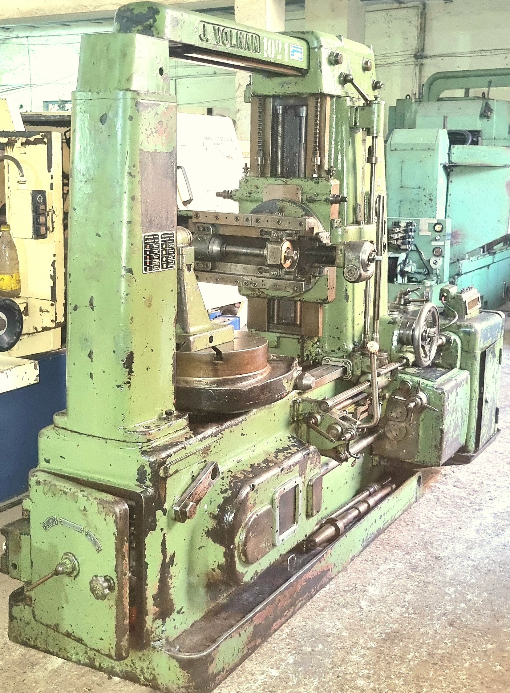 Fo6 Volman - Capacity: Medium-duty