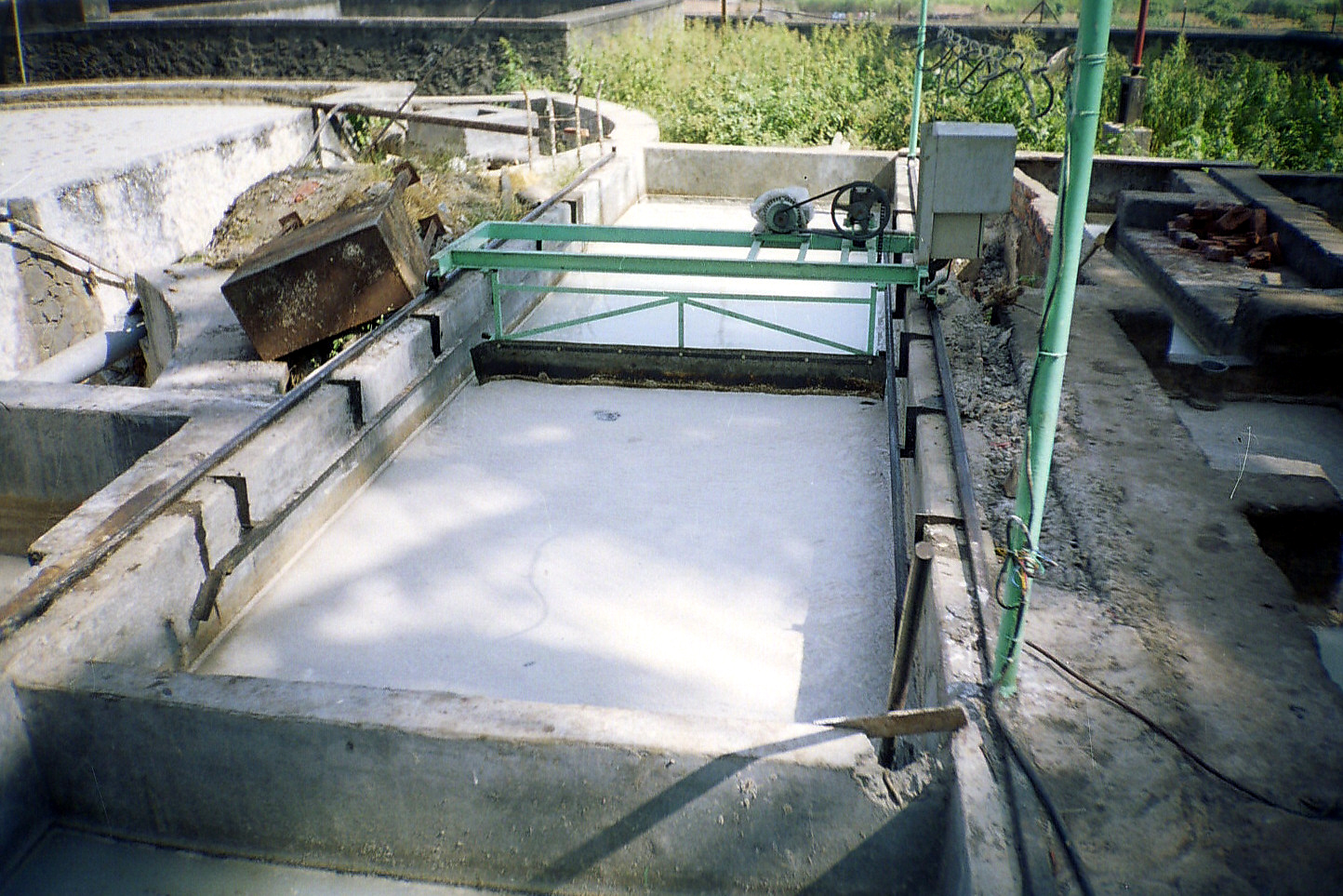 Trolley Type Oil Separator - Ms And Ss Construction, Semi-automatic Operation | Versatile Waste Oil Management, Motorized Trolley With Anti-friction Bearings