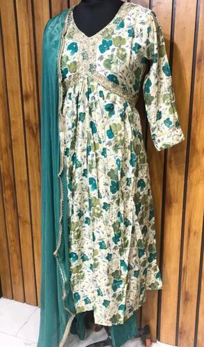 Ladies Silk Gown Dress Bust Size: 38 To 44 Inch (In)