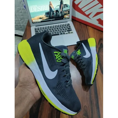 Green Nike Vomero 15 Comfortable Shoes