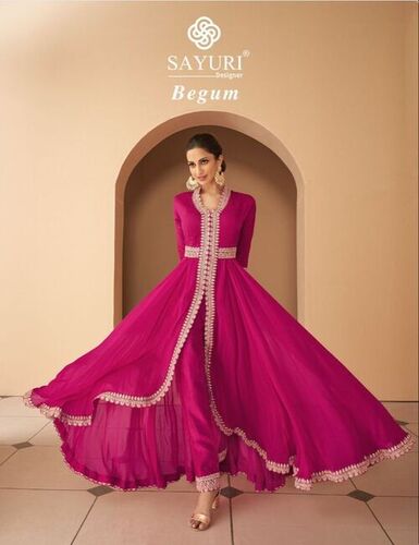 जैसा कि कैटलॉग डिज़ाइनर फ़्लोर लेंथ जॉर्जेट गाउन में दिखाया गया है