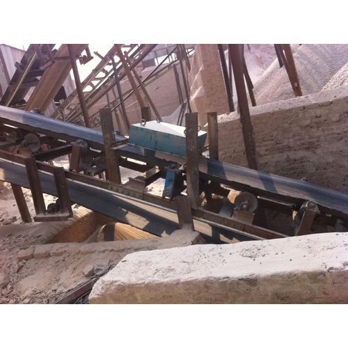 Crusher Magnetic Separator - Customized Design Blue Color | Industrial Application Manual Power Supply Exceptional Magnetic Performance