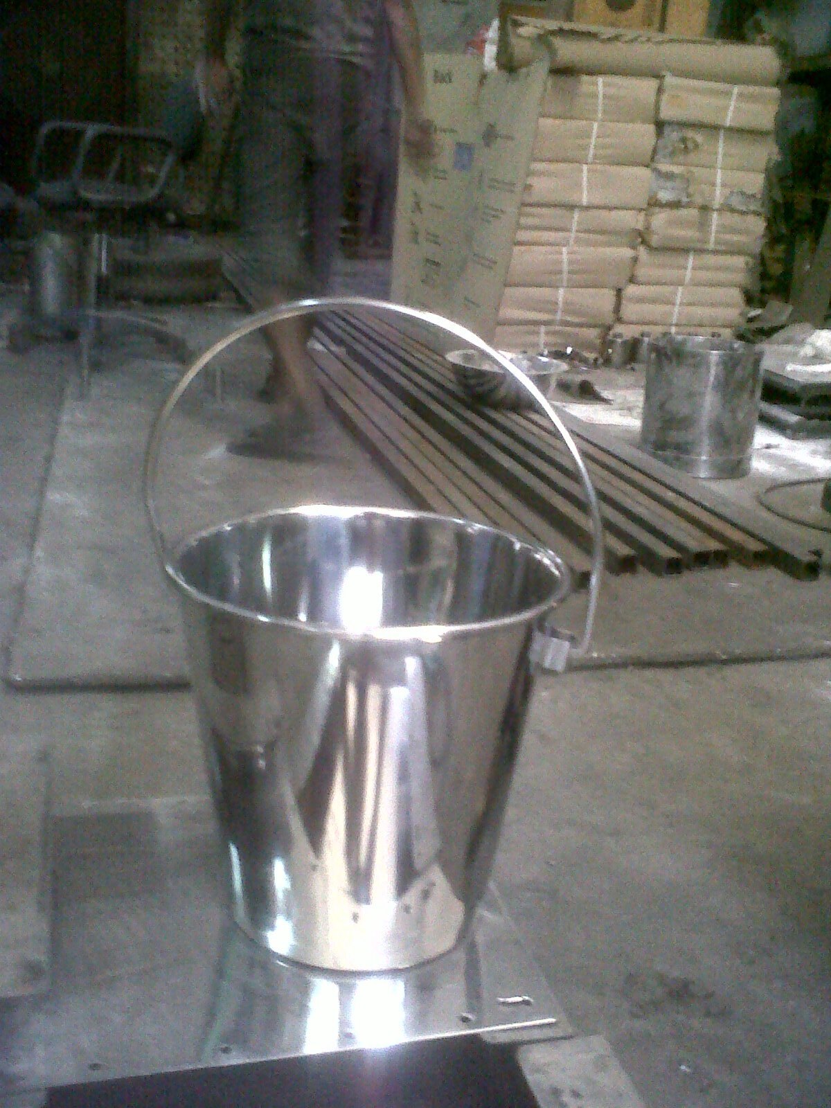 Stainless Steel Storage Bucket - Ss 304/202/316 Jindal Make, 1.2 Mm Thickness, Mirror Finish | Application: Pharma, Size: 500ml To 500l
