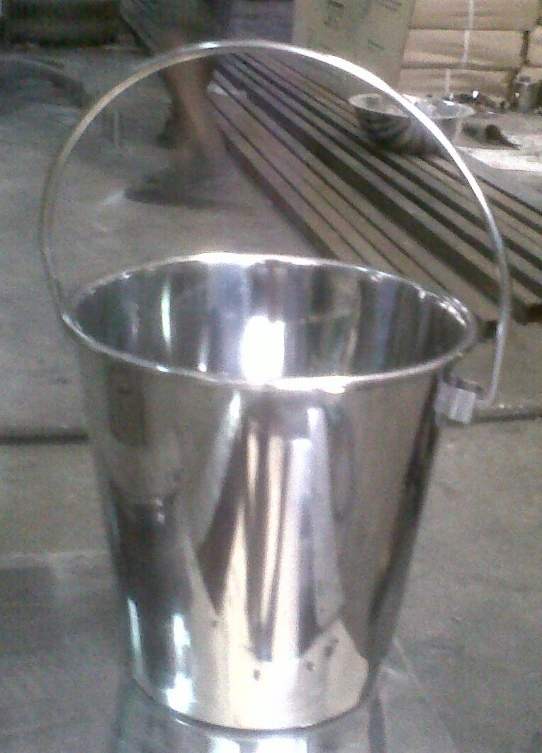 Stainless Steel Storage Bucket - Ss 304/202/316 Jindal Make, 1.2 Mm Thickness, Mirror Finish | Application: Pharma, Size: 500ml To 500l