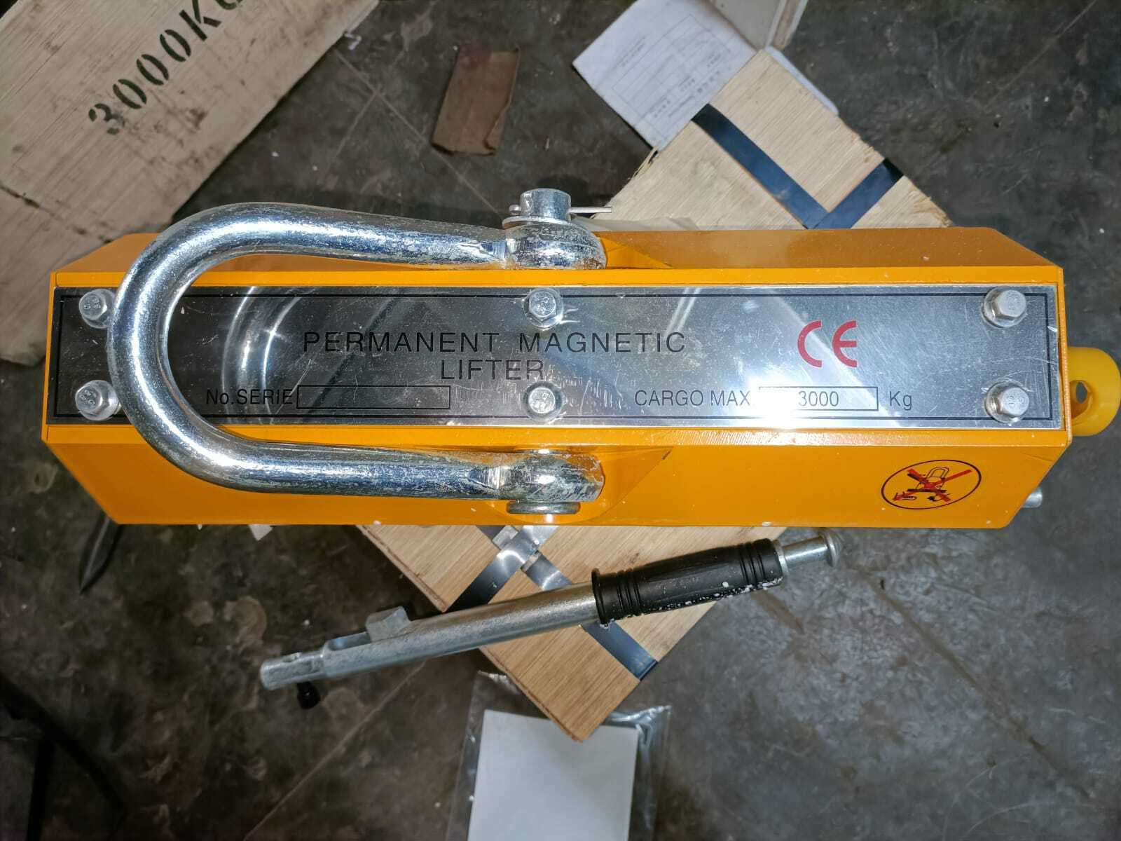Magnetic Lifter - Steel/magnet Material, 3000kg Lifting Capacity, Yellow Finish | High-performance Electromagnet, Ac/dc Power Supply, Remote Controlled