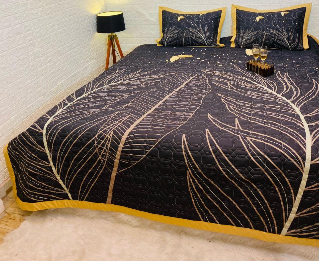 Washable Quilted Panel Print Bed Cover