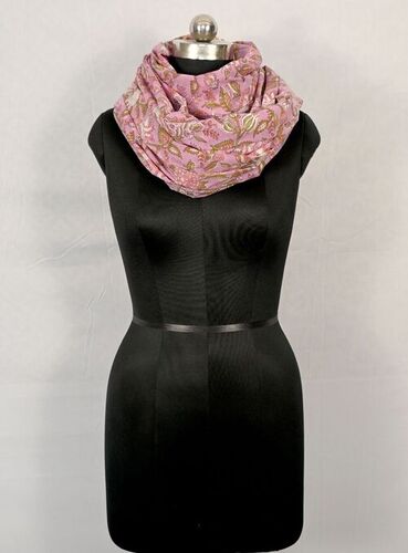 ब्लॉक प्रिंट किया हुआ स्कार्फ