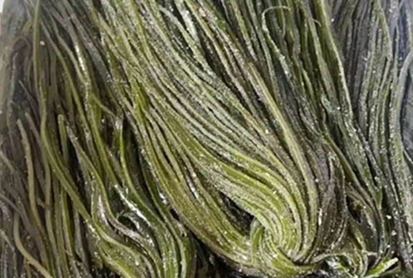 Salted Kombu Slice - Filament Shaped, 25 Milligrams, 24 Months Shelf Life | Boneless, Floured, Water Preserved, Barrel Packaging