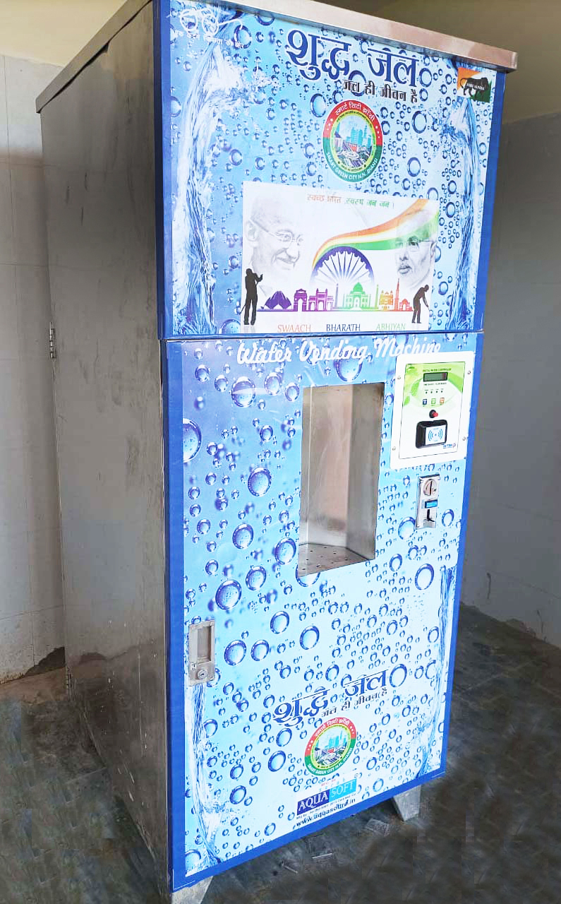 100 Lph Water Vending Machine Coin And Card Operator Capacity: 200 Liter/day