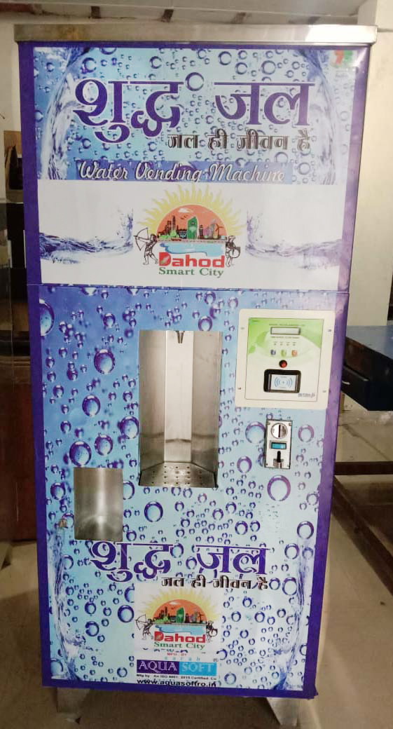 100 Lph Water Vending Machine Coin And Card Operator Capacity: 200 Liter/day