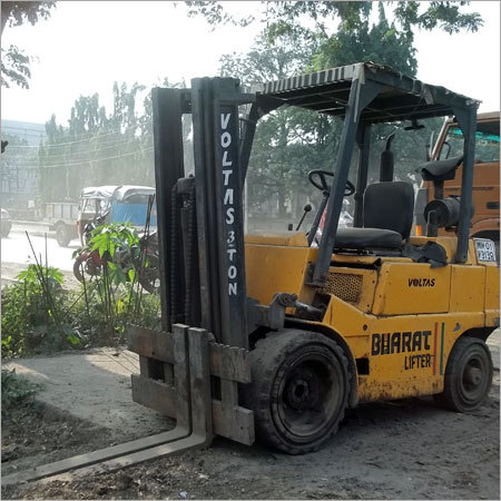 फोर्कलिफ्ट किराए पर देने की सेवाएँ