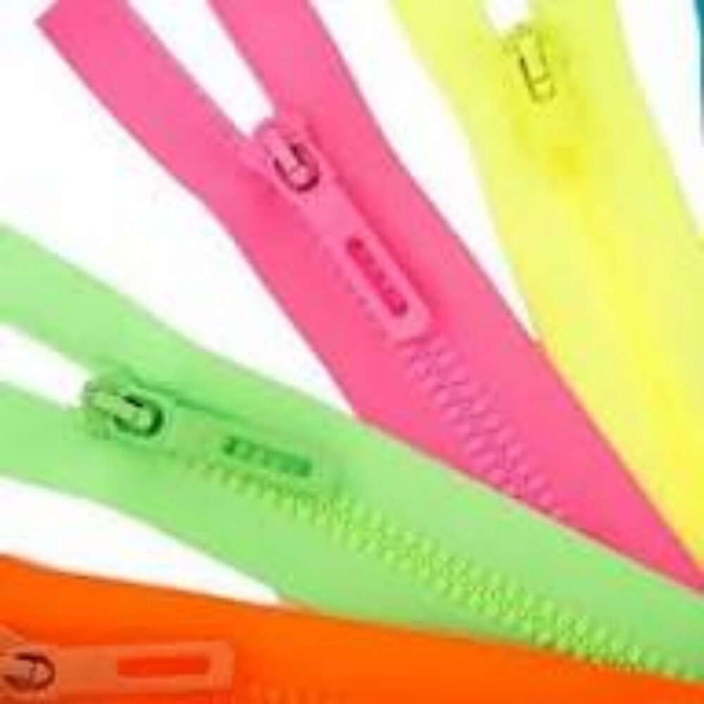 Colored Cfc Zipper Roll - Application: Commercial