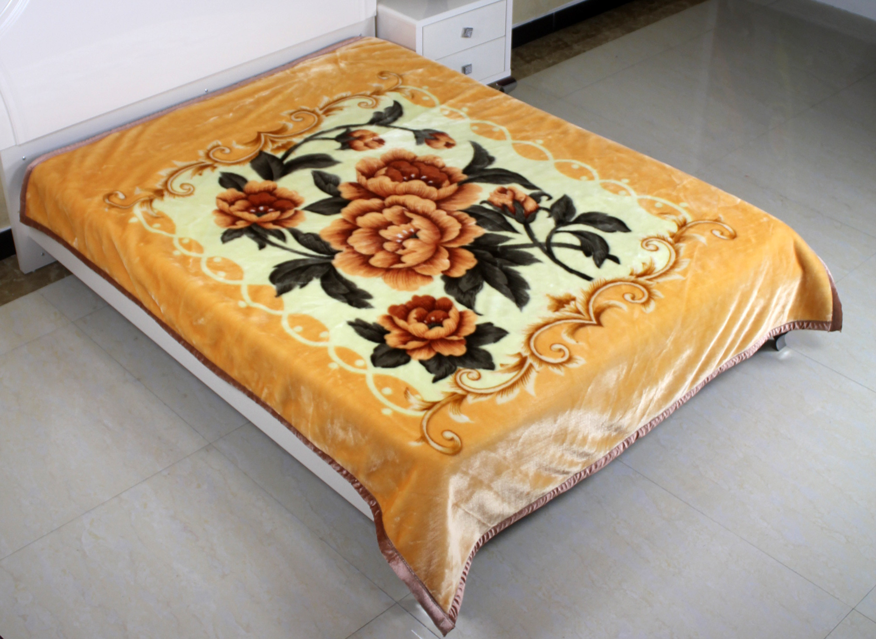 Fancy Mink Blanket - Wool Material, Variety Of Sizes, Multicolored Printed Pattern, Ideal For Chilly Nights And Stylish Home Dã©cor