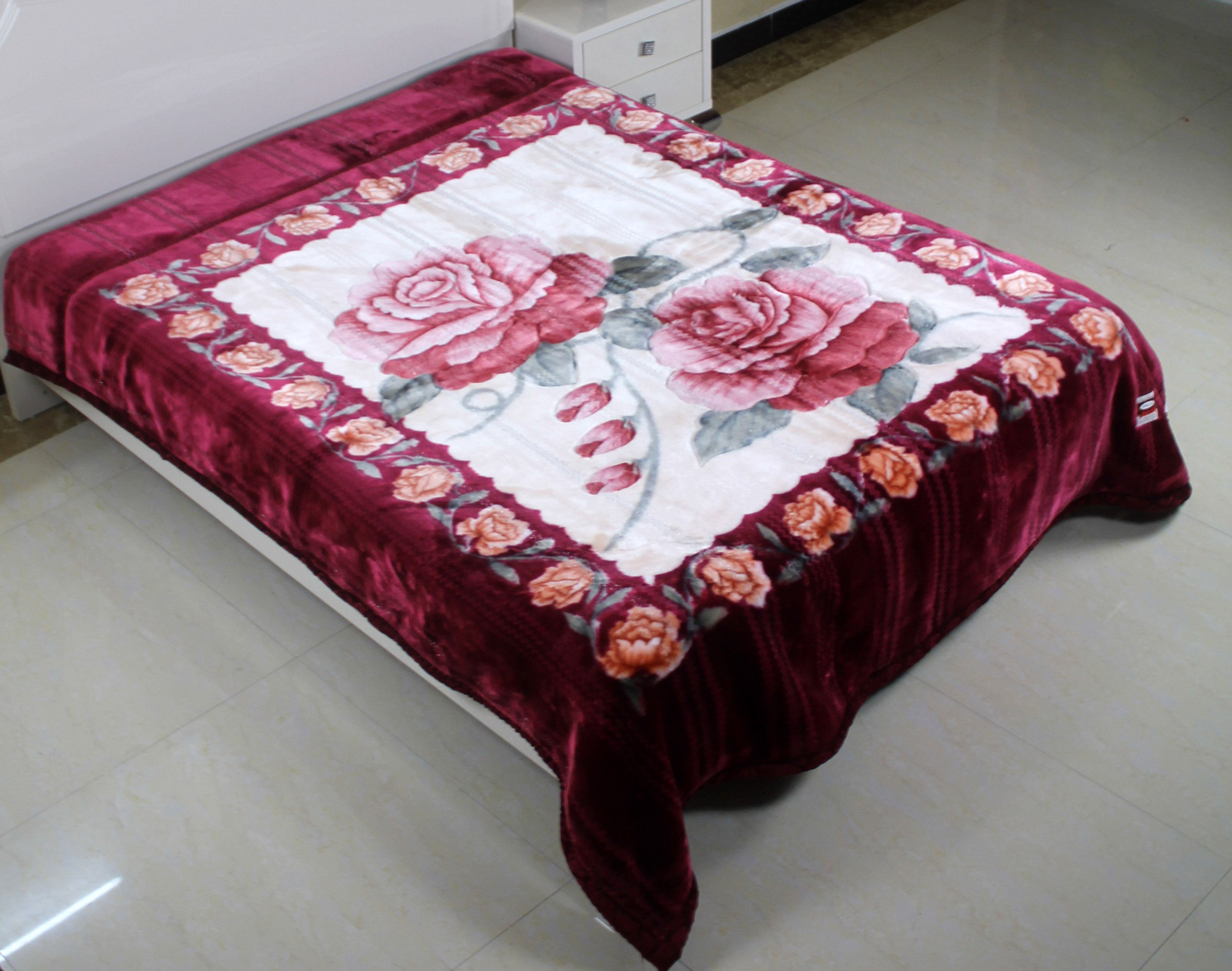 Fancy Mink Blanket - Wool Material, Variety Of Sizes, Multicolored Printed Pattern, Ideal For Chilly Nights And Stylish Home Dã©cor