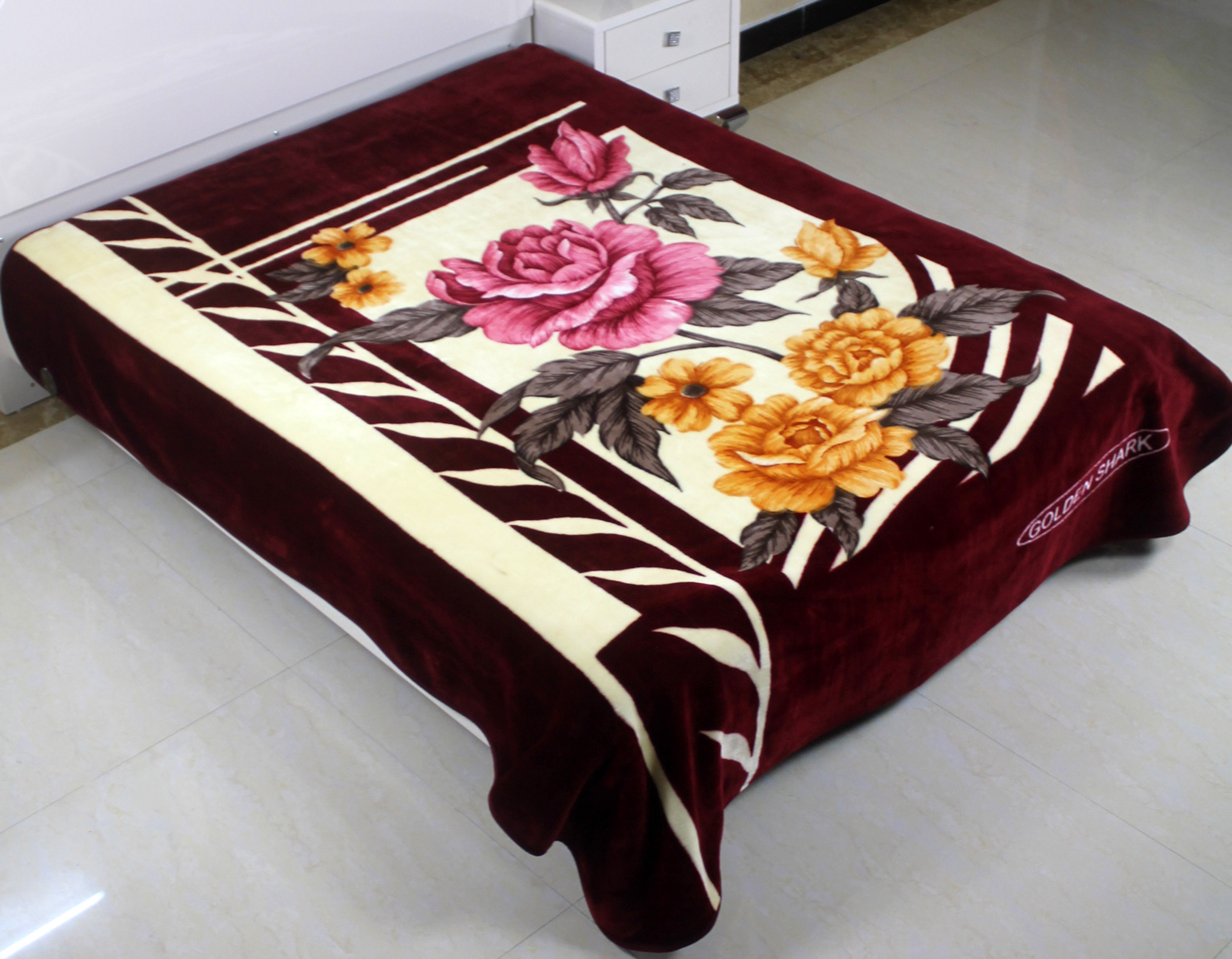 Designer Mink Blankets Age Group: Adults