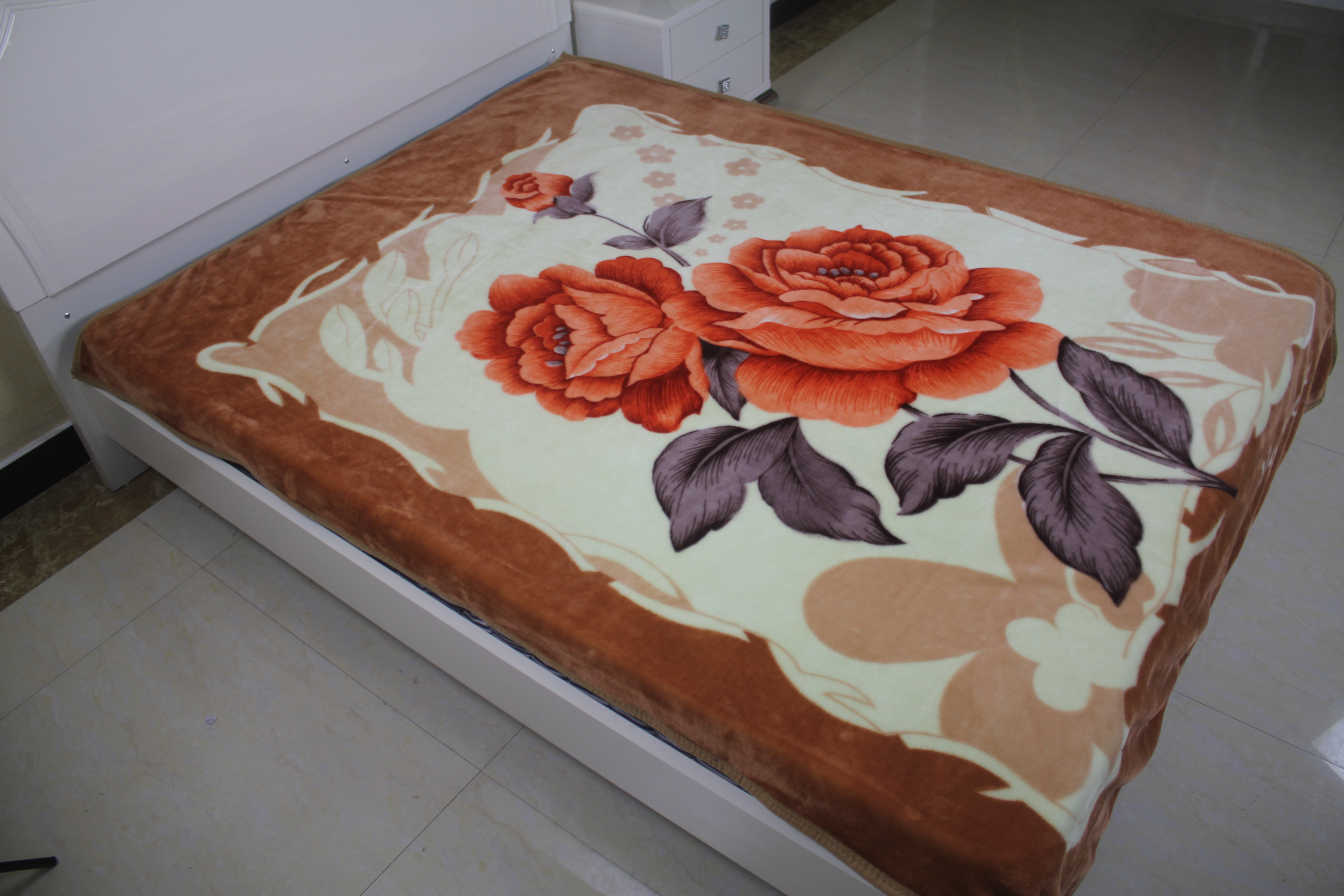 Printed Mink Blankets - Chameleon Material, Multicolor Design | Hypoallergenic, Lightweight, Machine Washable