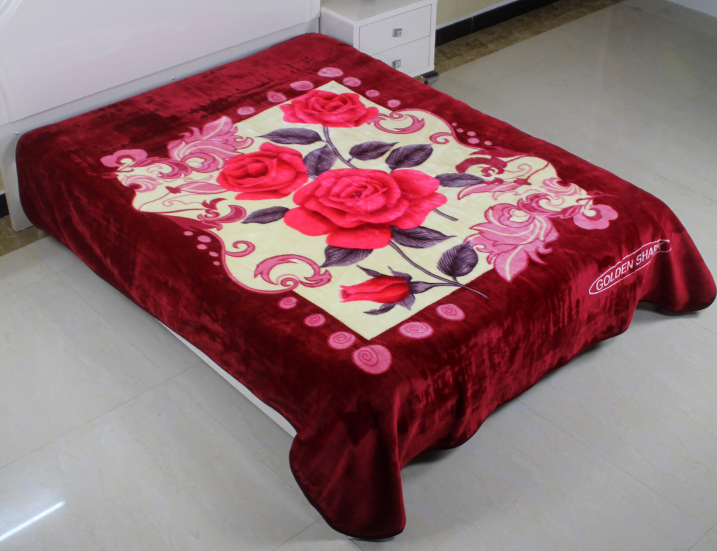 Printed Mink Blankets - Chameleon Material, Multicolor Design | Hypoallergenic, Lightweight, Machine Washable