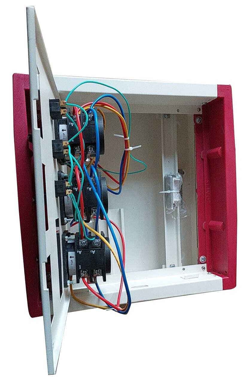 White Selvo 4 Ways Tpn Phase Selector Distribution Board
