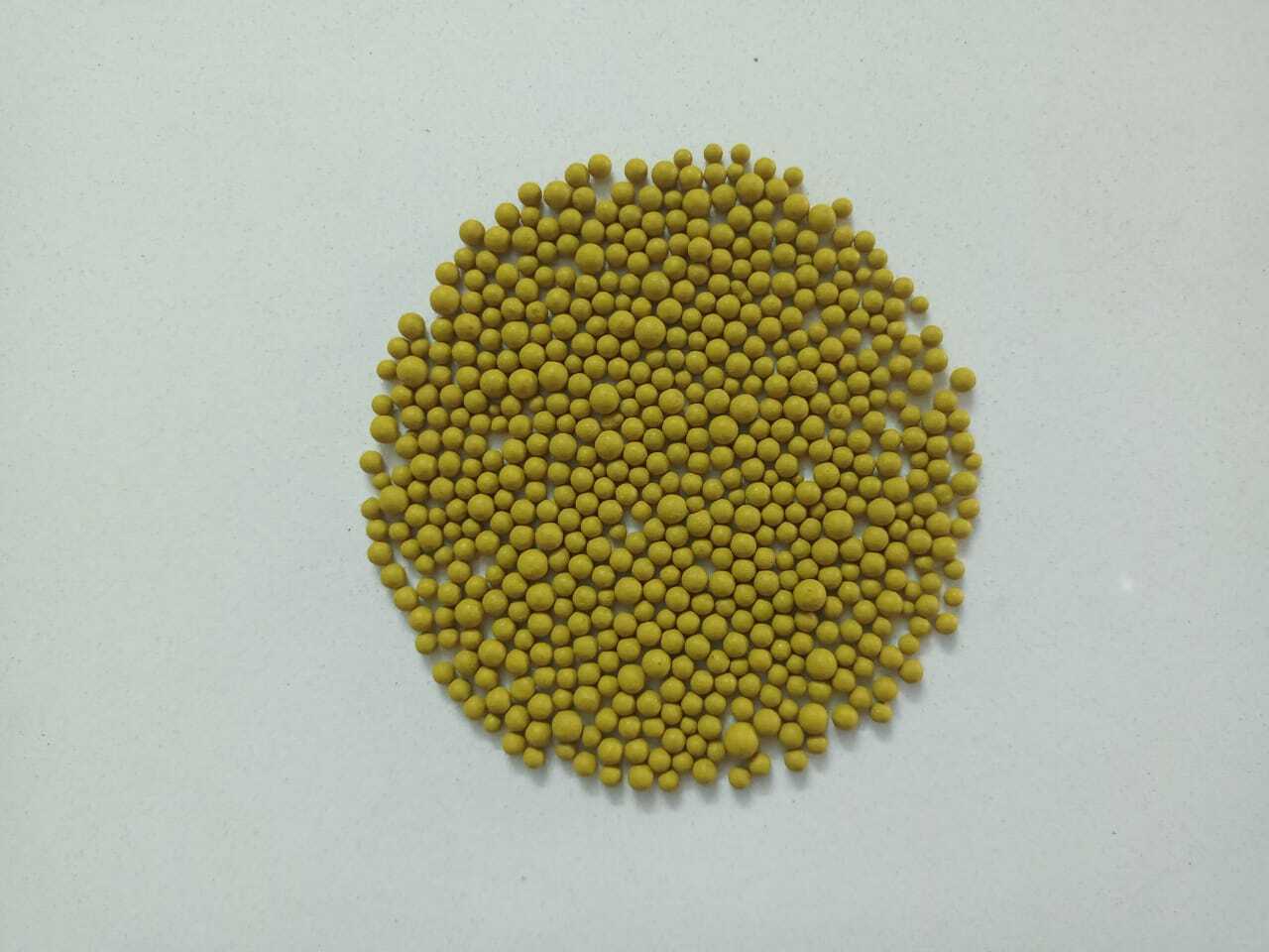 Classic Color Coated White Bentonite Granuler Gravels For Fertilizer And Cat Litter For Home Used Size: Size: 3-4 Mm