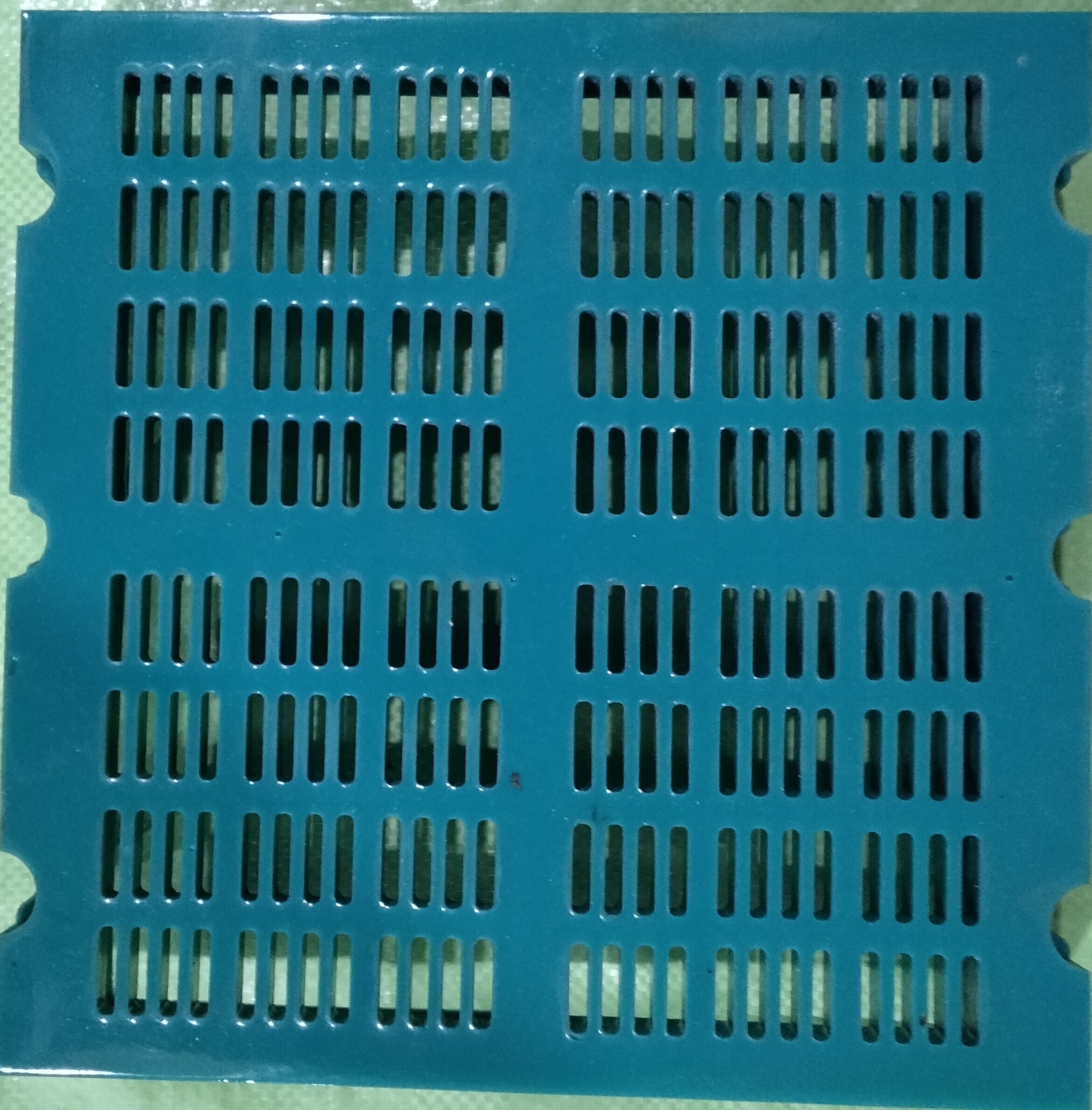 Multicolored Pu Modular Screen