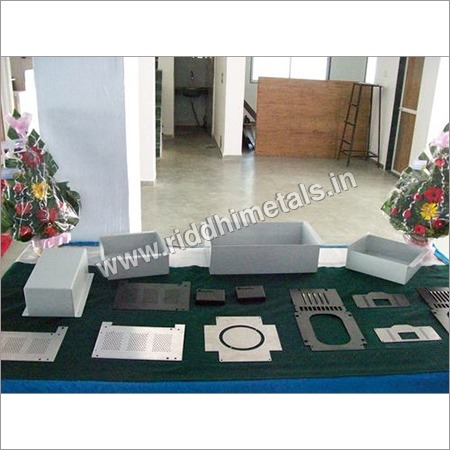 शीट मेटल प्रेस किए गए घटक