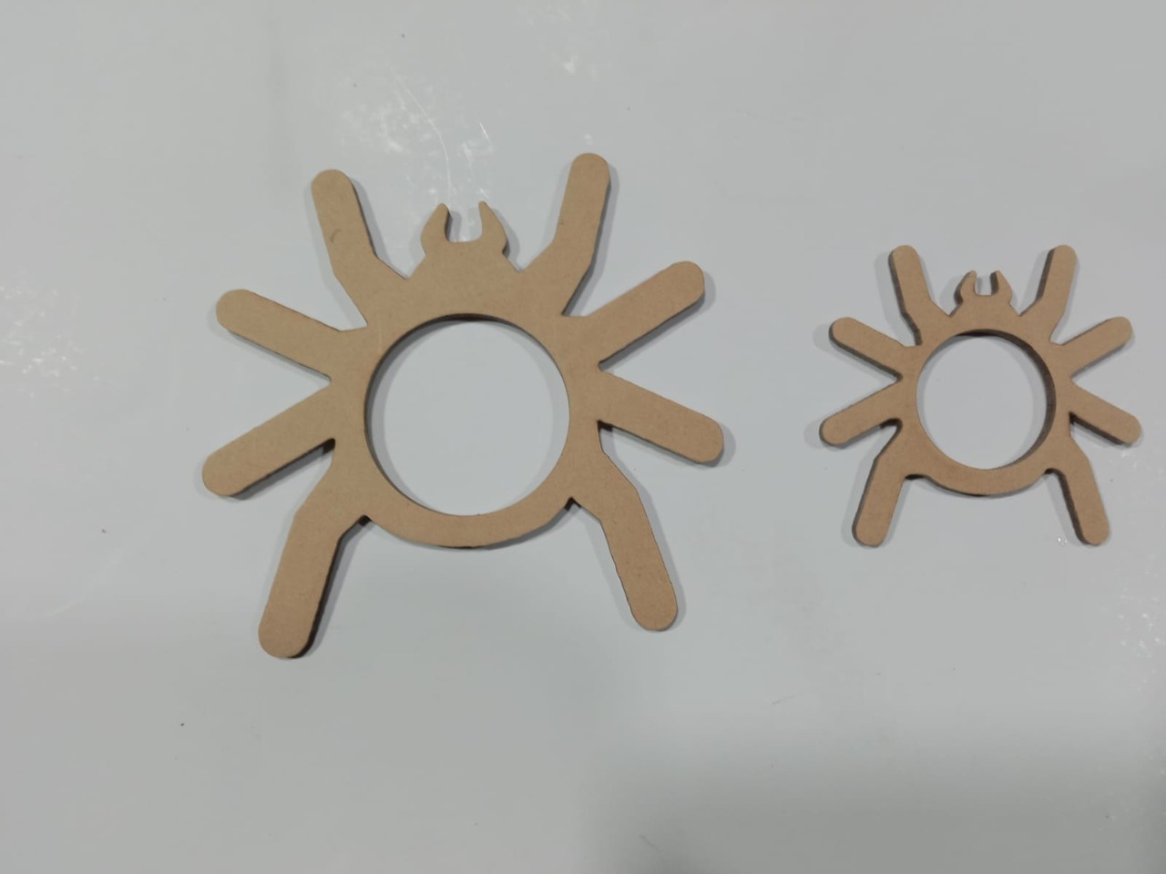 Napkin Holder - Wooden, 4-5 Cm Diameter, Beige Color, Snowflake Shape, 0.5 Cm Thickness | Ideal For Formal & Informal Settings