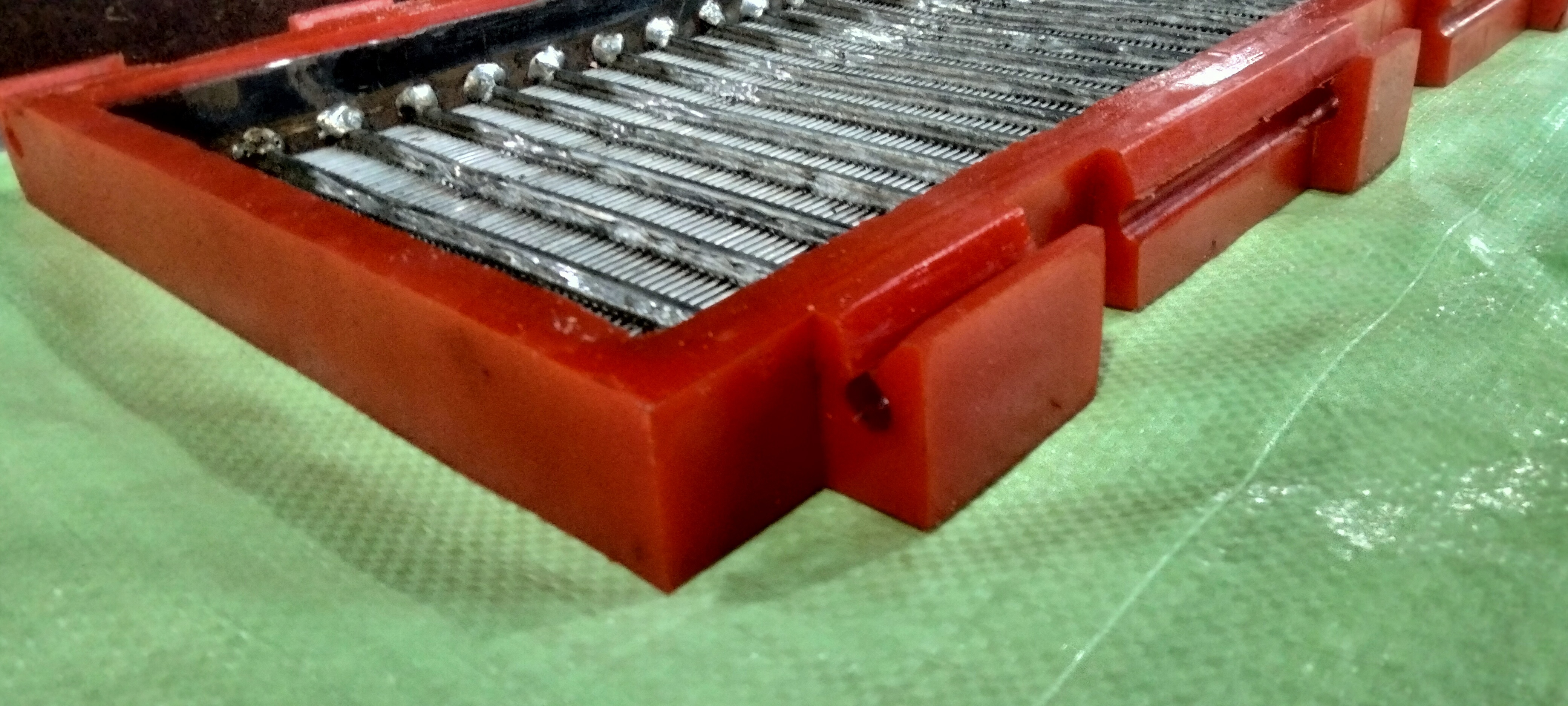 Poly Wedge Screen Aperture: 0.5