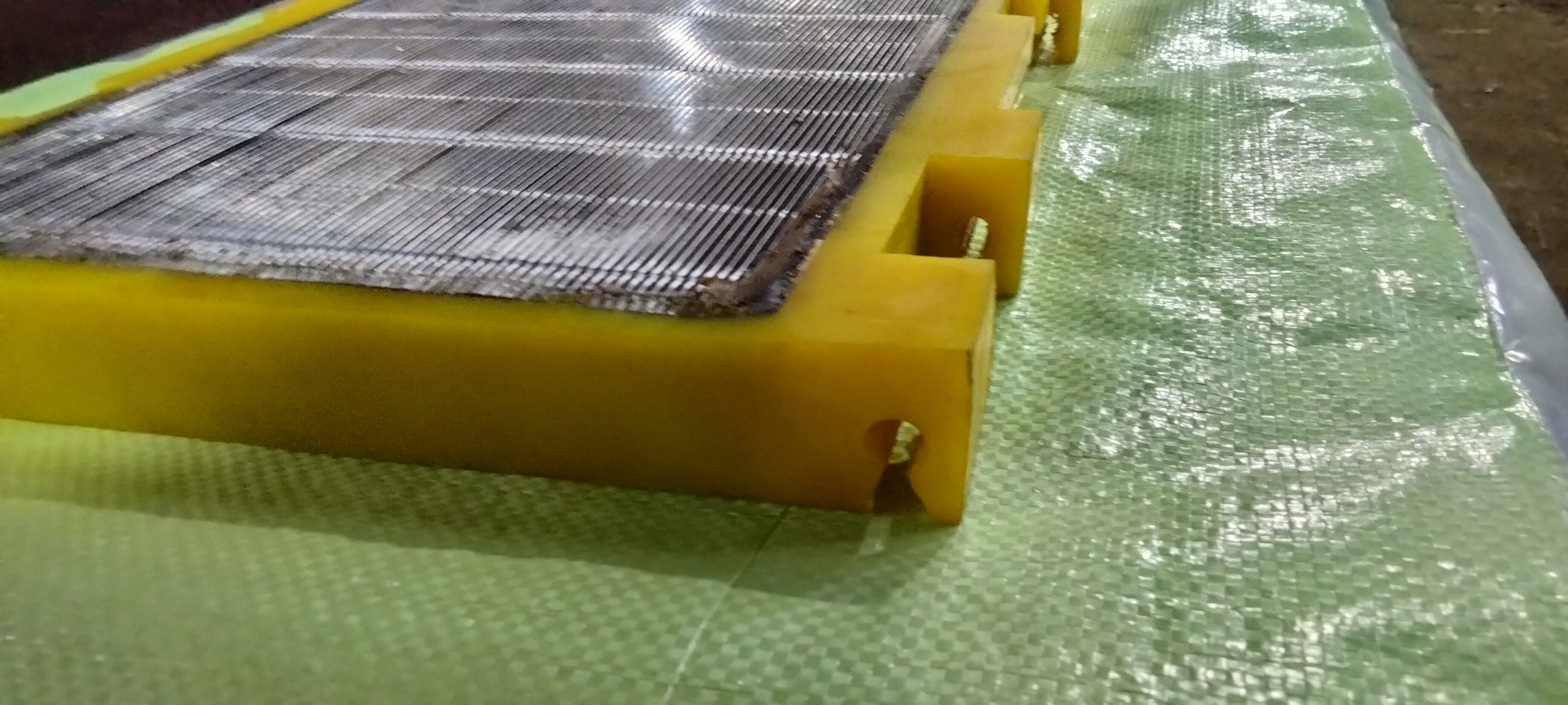 Poly Wedge Screen Aperture: 0.5