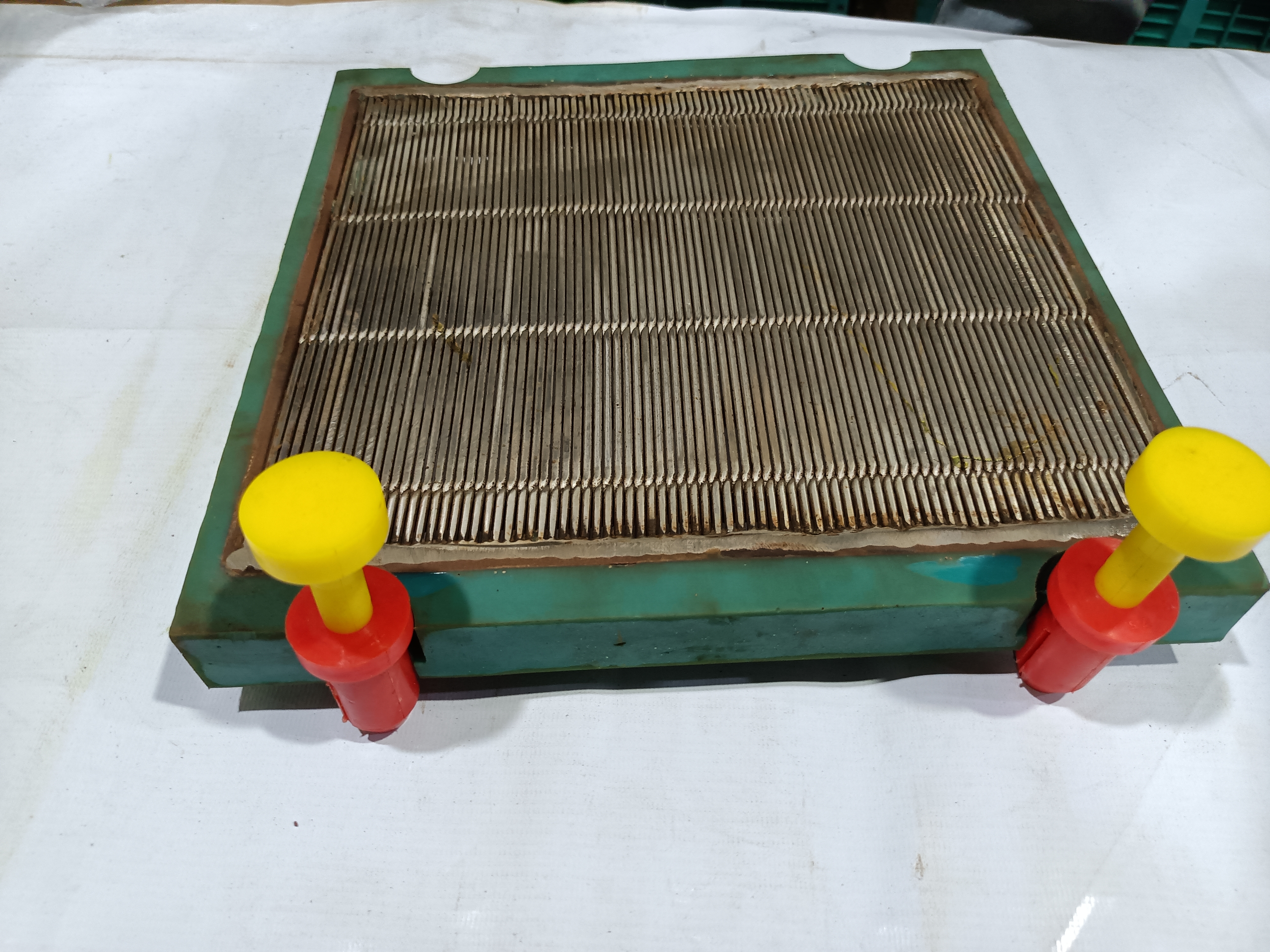 Poly Wedge Screen Aperture: 0.5