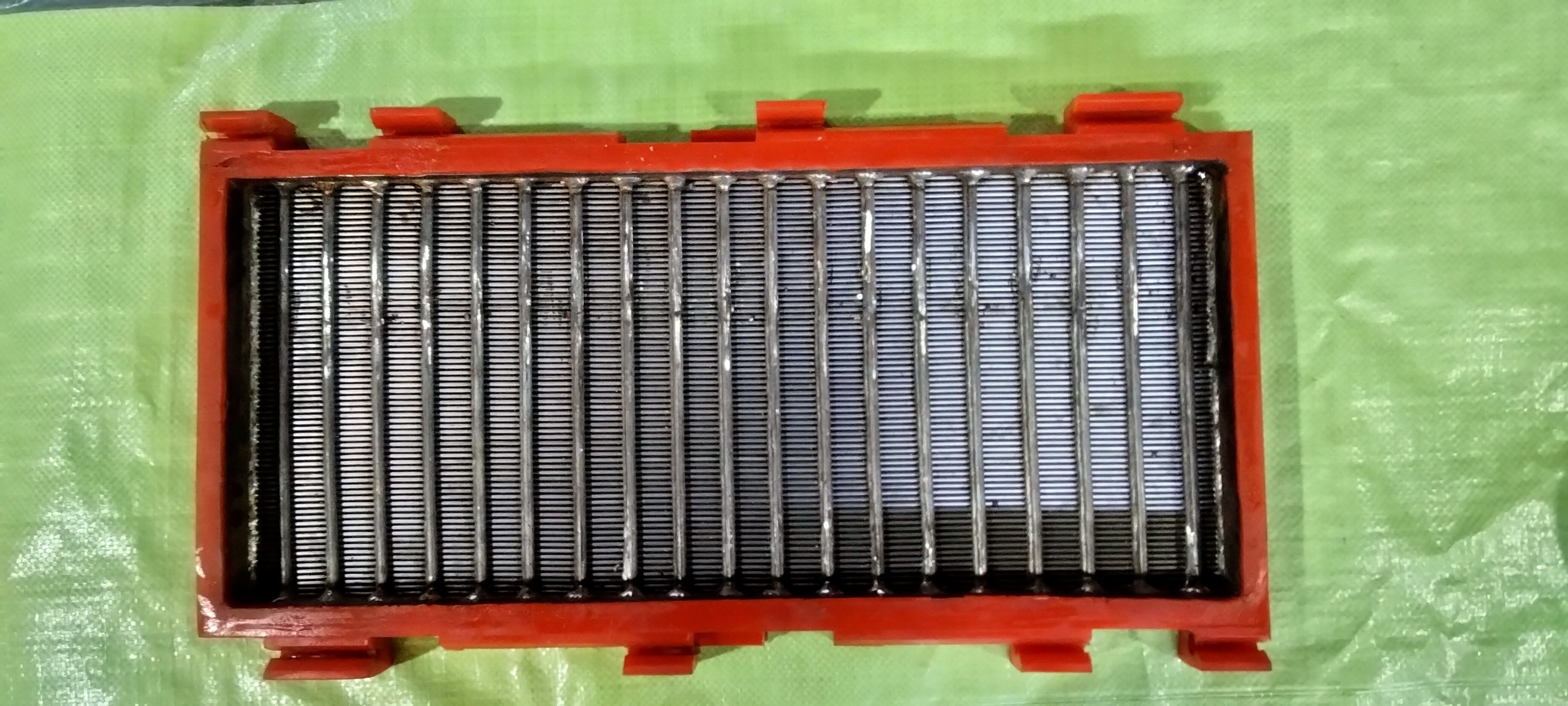 Poly Wedge Screen Aperture: 0.5