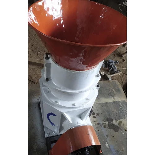 White Cattle Feed Machine