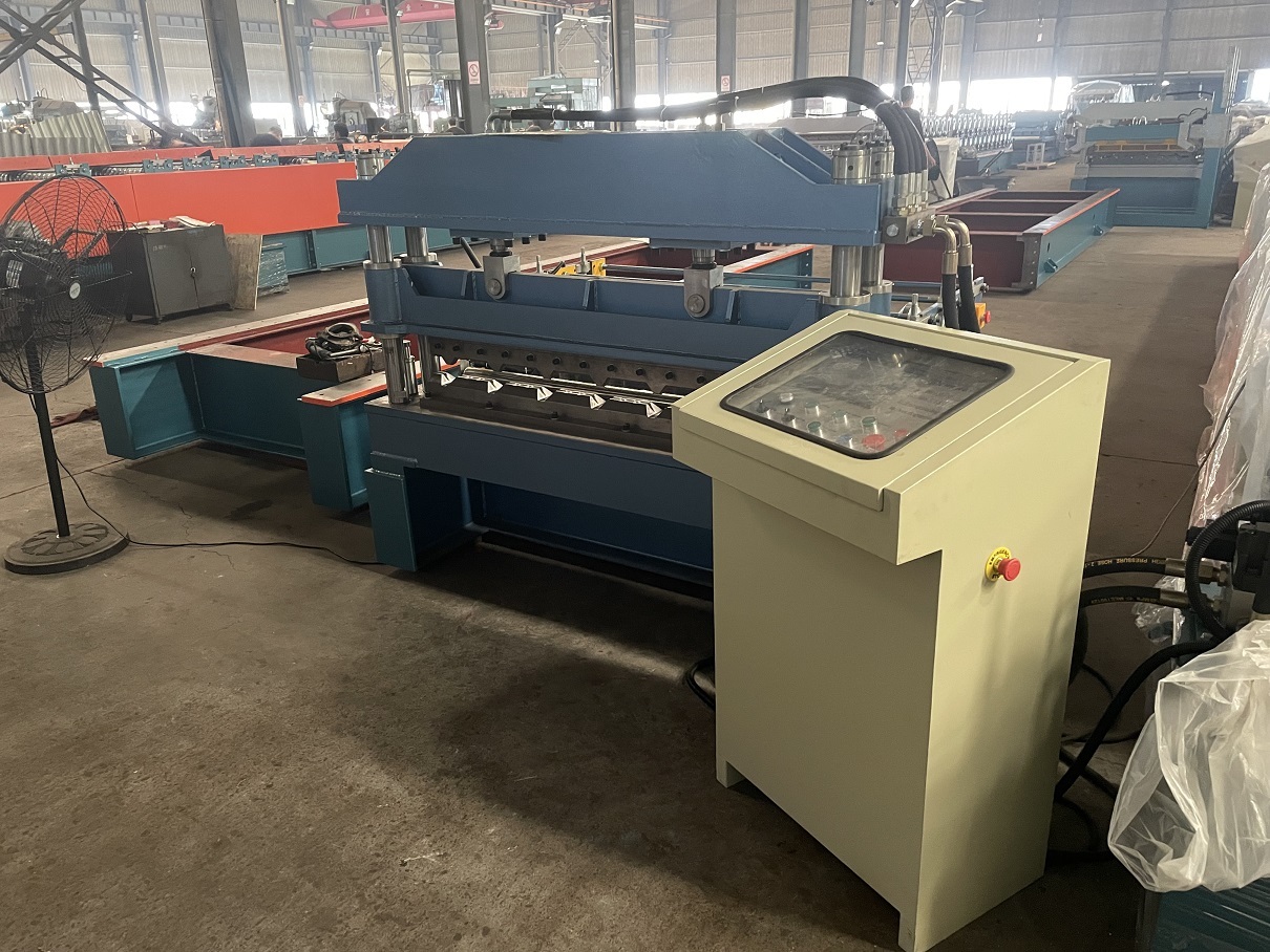 Auto Curved Roof Panel Roll Forming Machine