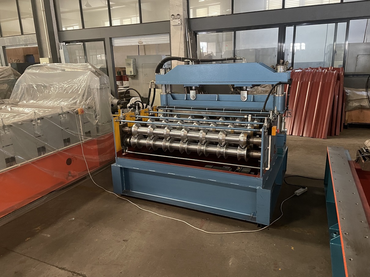 Auto Curved Roof Panel Roll Forming Machine