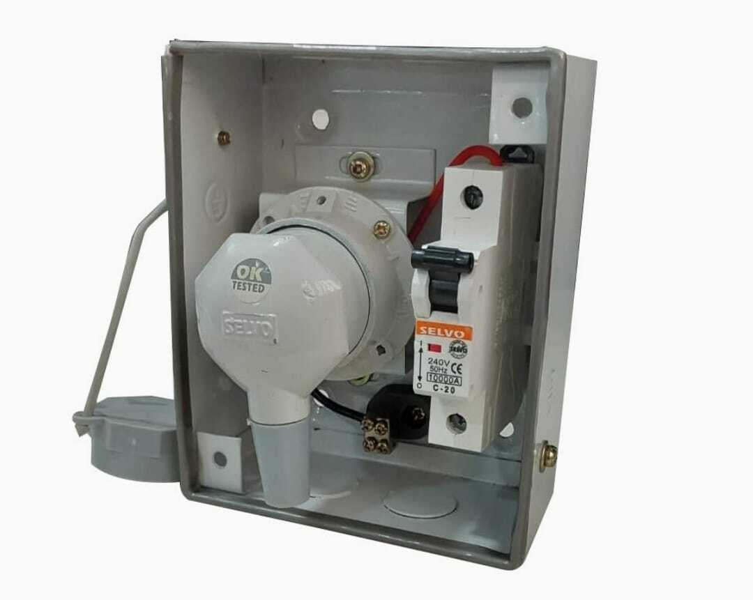 Selvo 20a Spn Ac Distribution Board - Crca Sheet , 240v Rated Voltage, Metal Clad Plug And Sockets, Aesthetic Design For Residential And Commercial Use