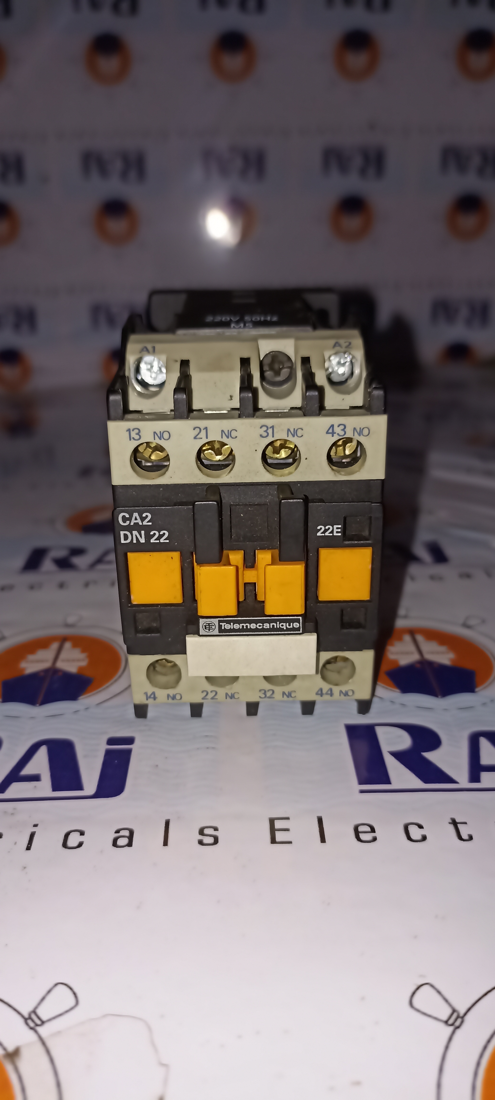 Tc Ca2 Dn 22 Contactor - Color: Black