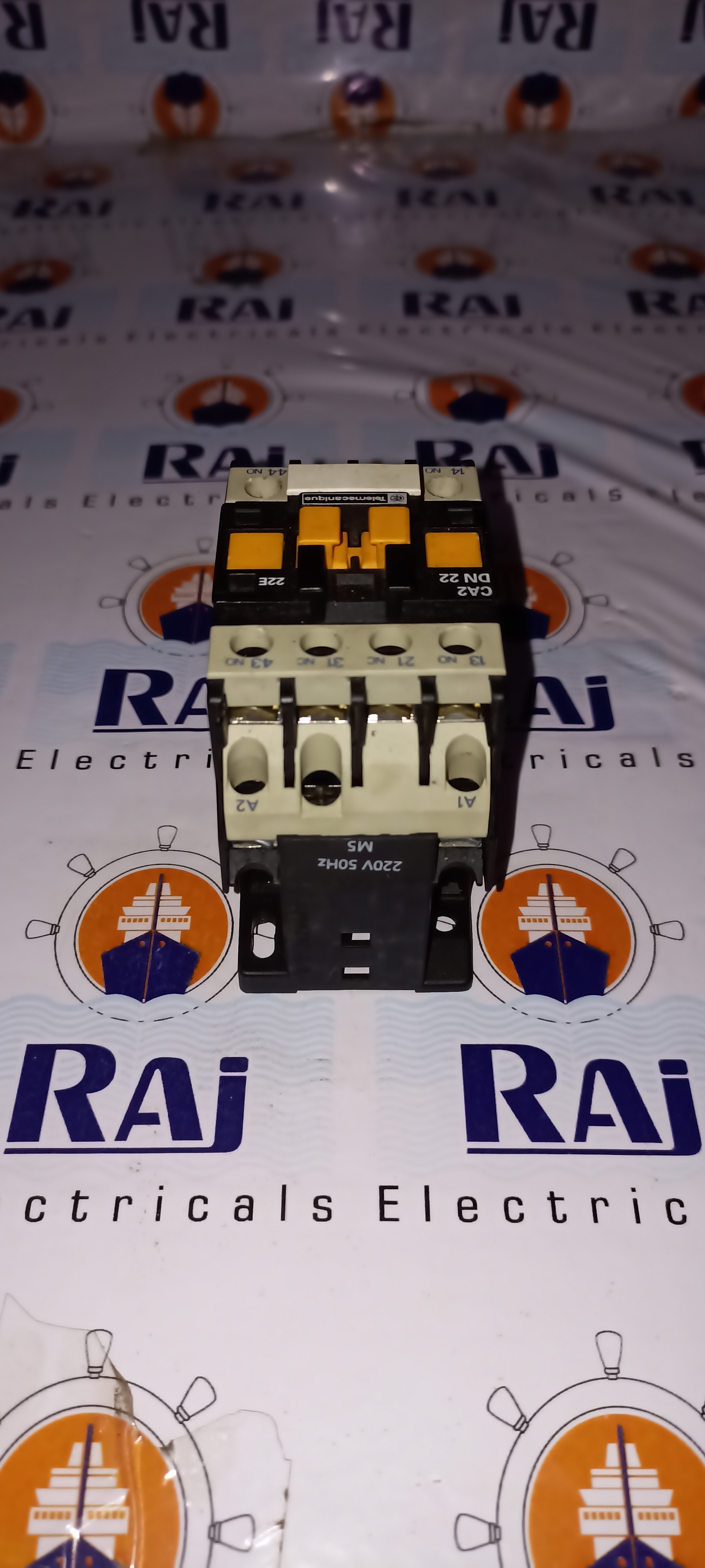 Tc Ca2 Dn 22 Contactor - Color: Black