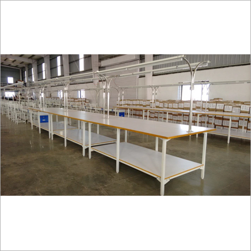 लाइट फिटिंग के साथ एडजस्टेबल हाइट चेकिंग टेबल