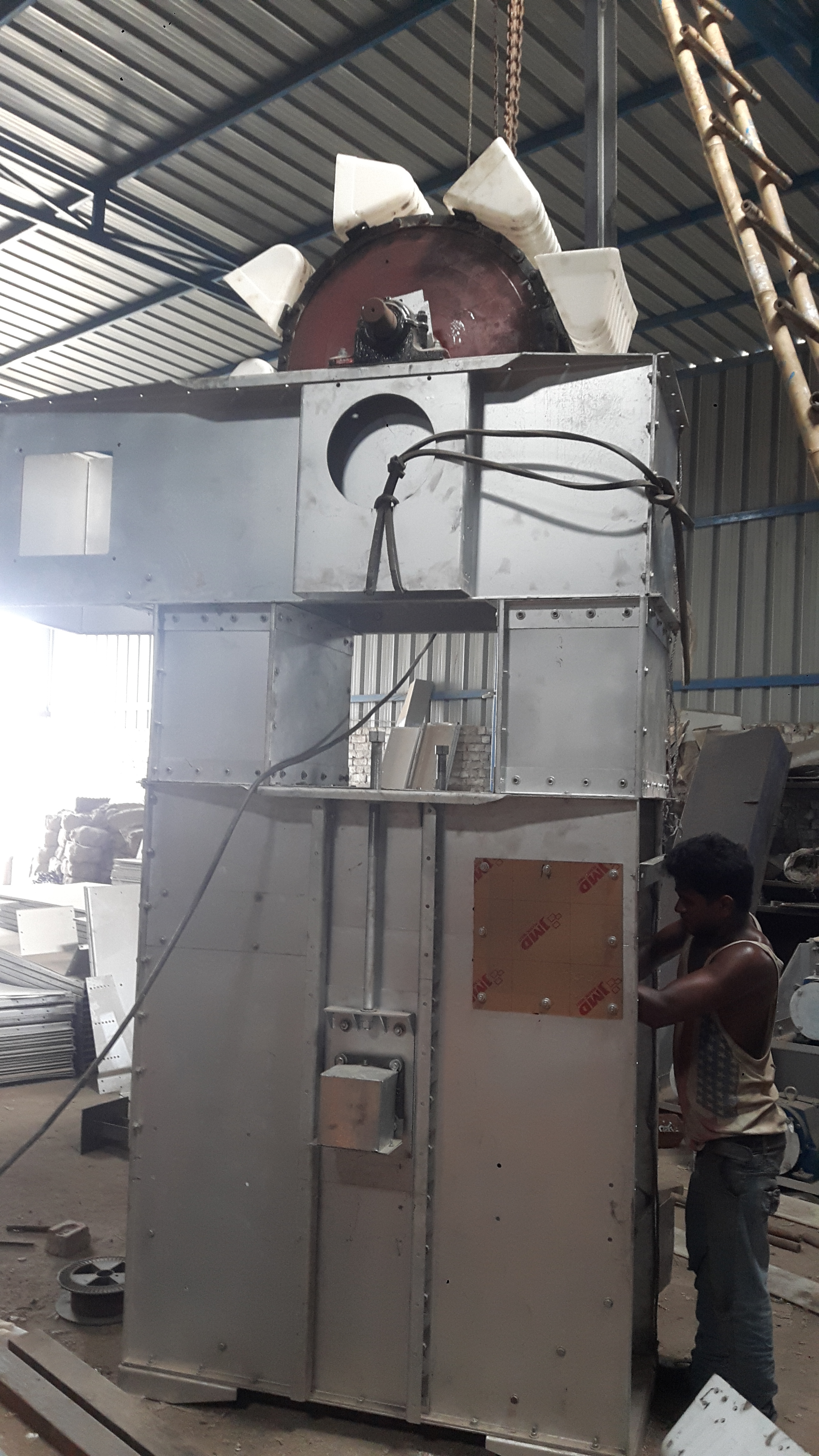 Bucket Elevator - High-strength Steel 10 Feet Tall Capacity | Durable Design Efficient Bulk Material Handling