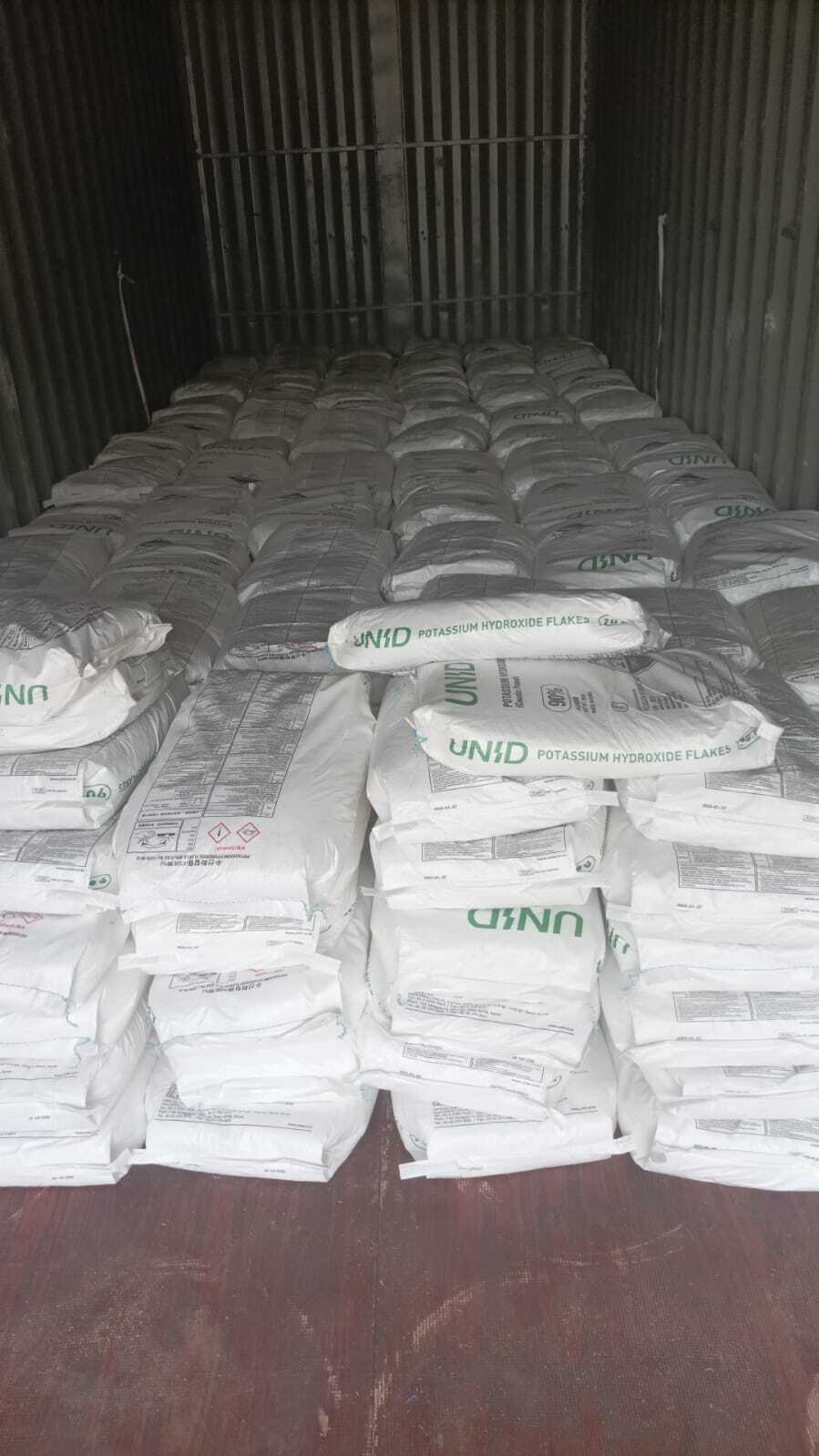 Caustic Potash Flakes Boiling Point: 1 By Meru Chem Pvt. Ltd.