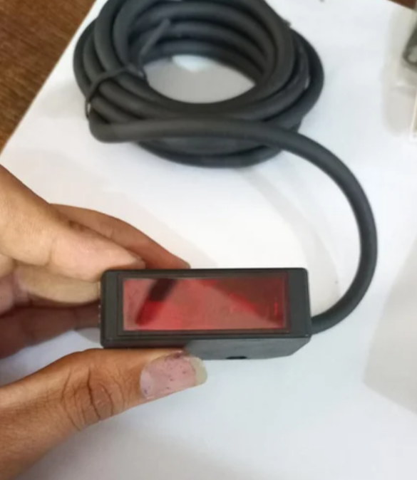 Bgs - 10 To 30 Vdc Voltage Rating, 2m Ac Cable | Abs Housing, Polycarbonate Front Cover, Npn/pnp Output